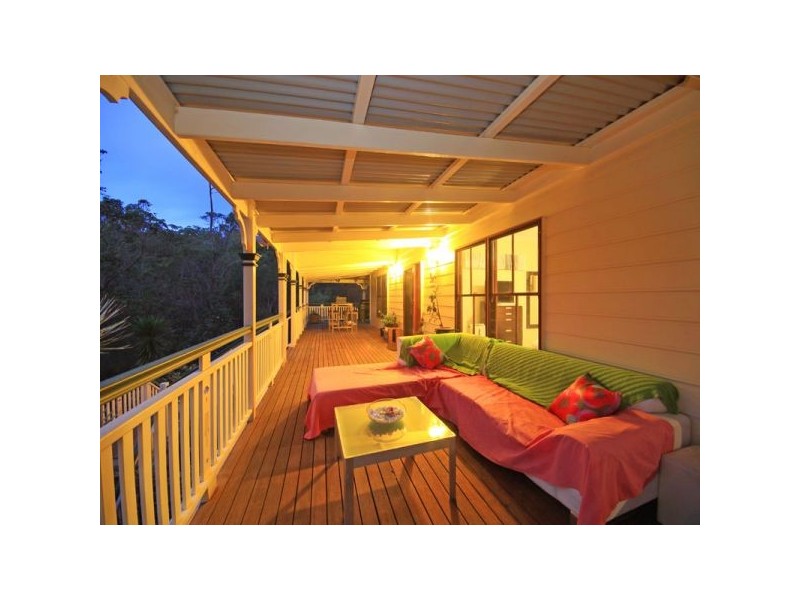 860 Clear Mountain Road, Cashmere QLD 4500