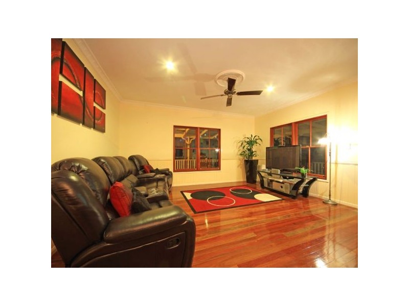 860 Clear Mountain Road, Cashmere QLD 4500