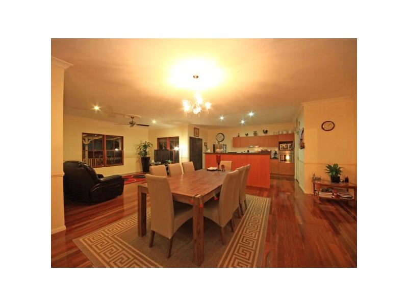 860 Clear Mountain Road, Cashmere QLD 4500