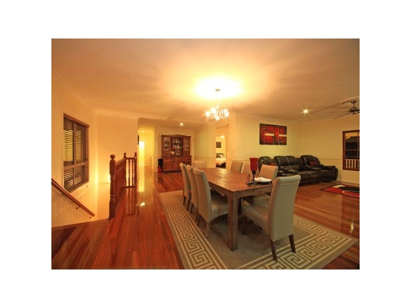 860 Clear Mountain Road, Cashmere QLD 4500