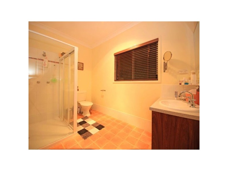 860 Clear Mountain Road, Cashmere QLD 4500