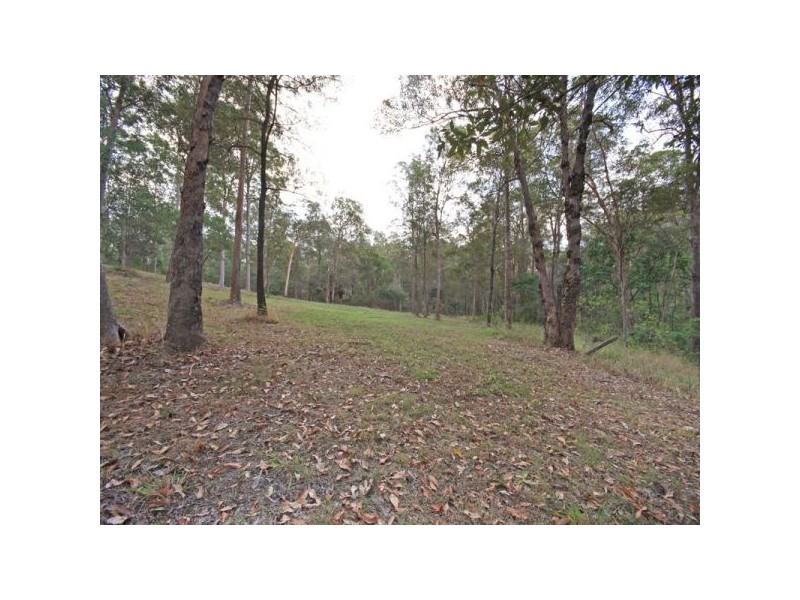 860 Clear Mountain Road, Cashmere QLD 4500