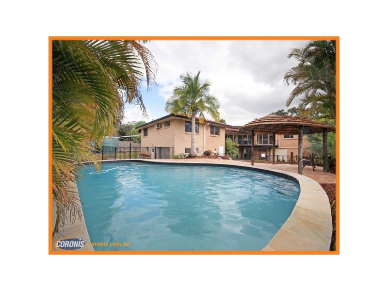 8 Lawrence Road, Chermside West QLD 4032
