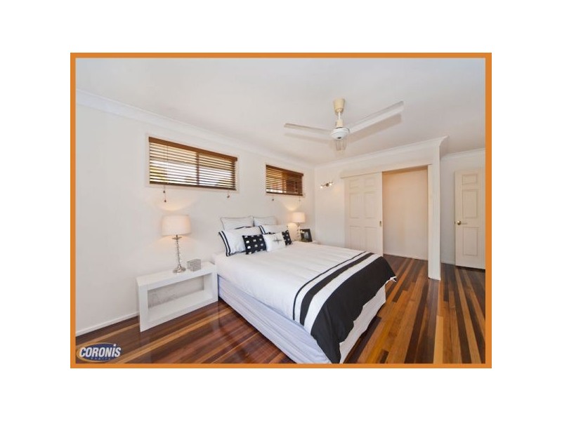 8 Lawrence Road, Chermside West QLD 4032