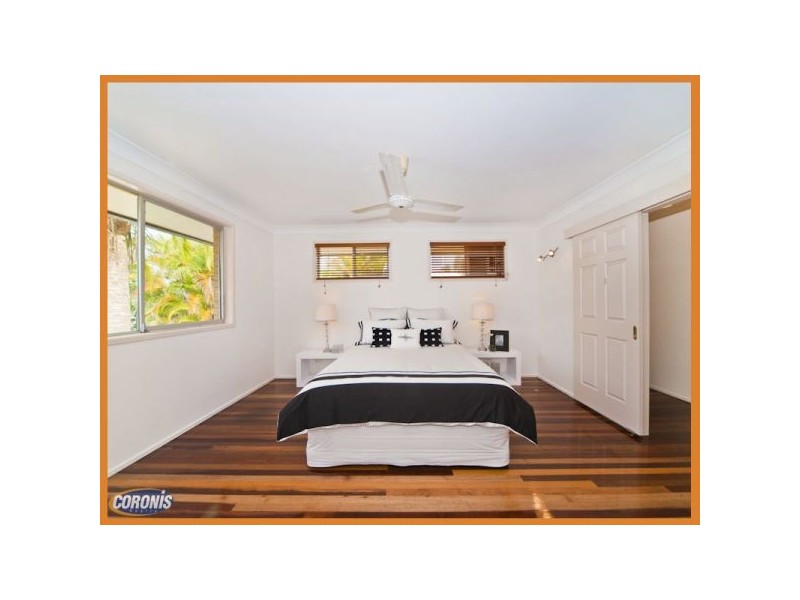 8 Lawrence Road, Chermside West QLD 4032