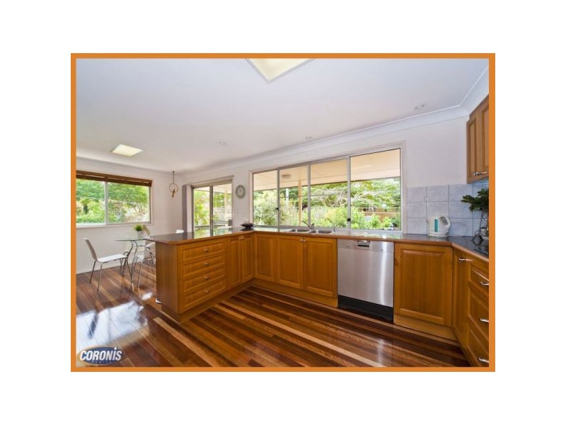 8 Lawrence Road, Chermside West QLD 4032