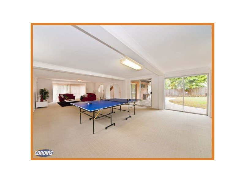 8 Lawrence Road, Chermside West QLD 4032