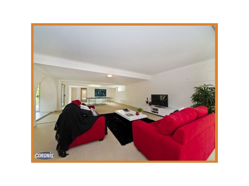 8 Lawrence Road, Chermside West QLD 4032