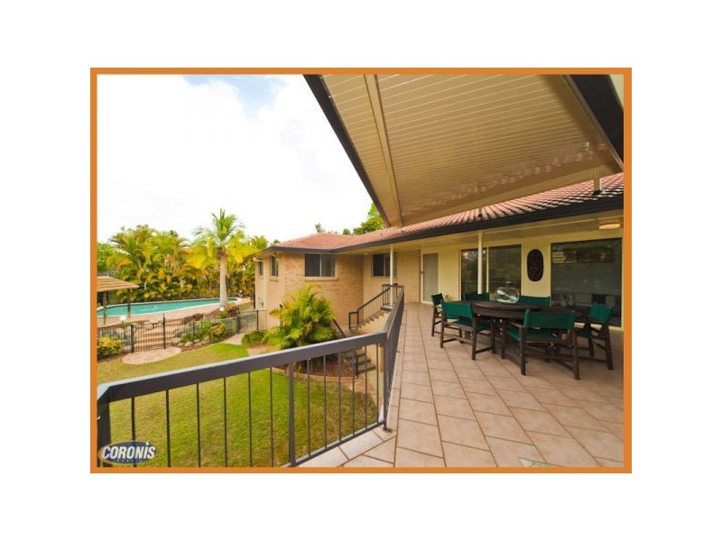 8 Lawrence Road, Chermside West QLD 4032