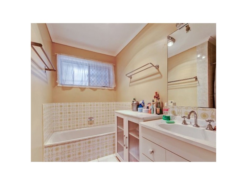 6 Dargie Avenue, Collingwood Park QLD 4301