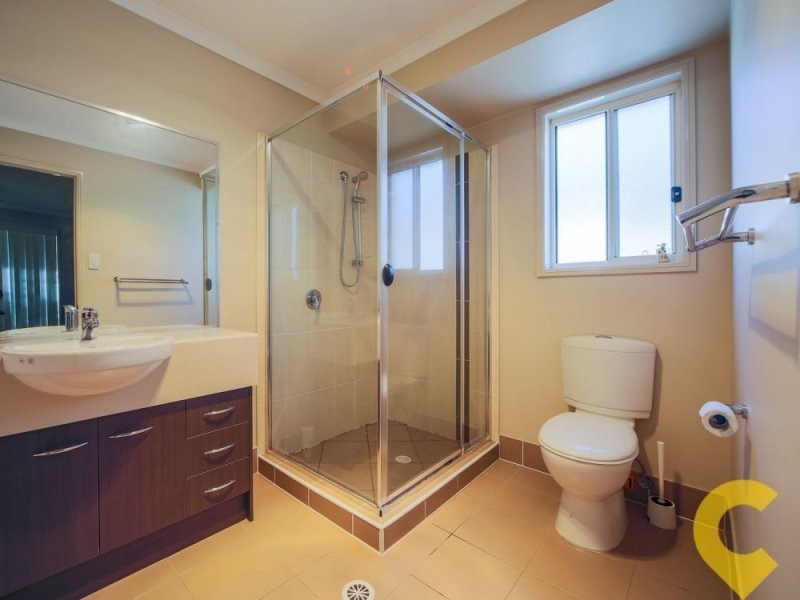 4 Barcombe Drive, Marsden QLD 4132