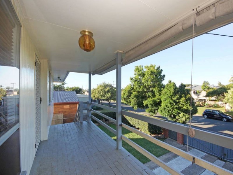 8 Golden Avenue, Kallangur QLD 4503