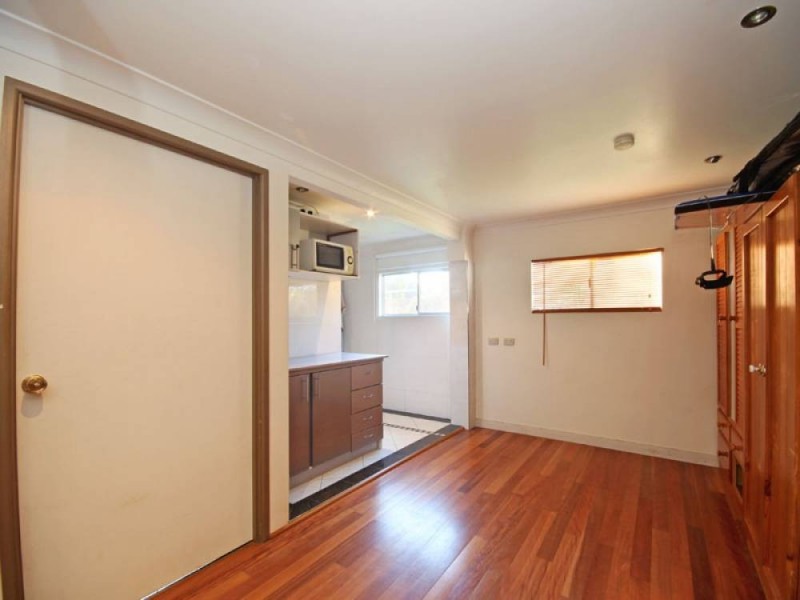 8 Golden Avenue, Kallangur QLD 4503