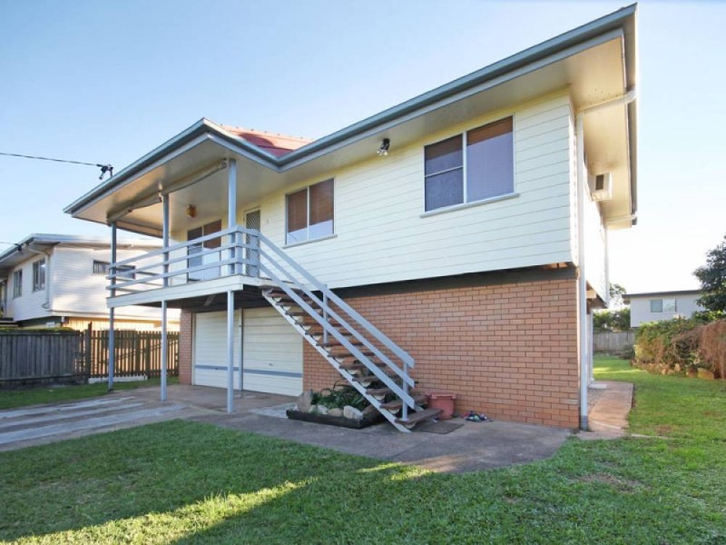 8 Golden Avenue, Kallangur QLD 4503