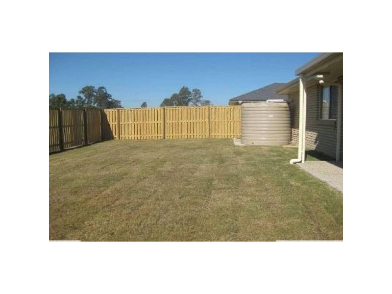 8 Dear Place, Bellmere QLD 4510
