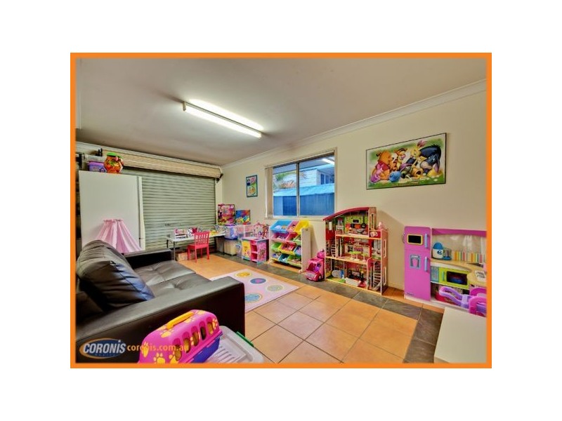 4 Avandel Court, Eatons Hill QLD 4037