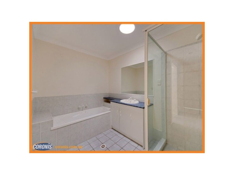 8 Coolabah Crescent, Bridgeman Downs QLD 4035