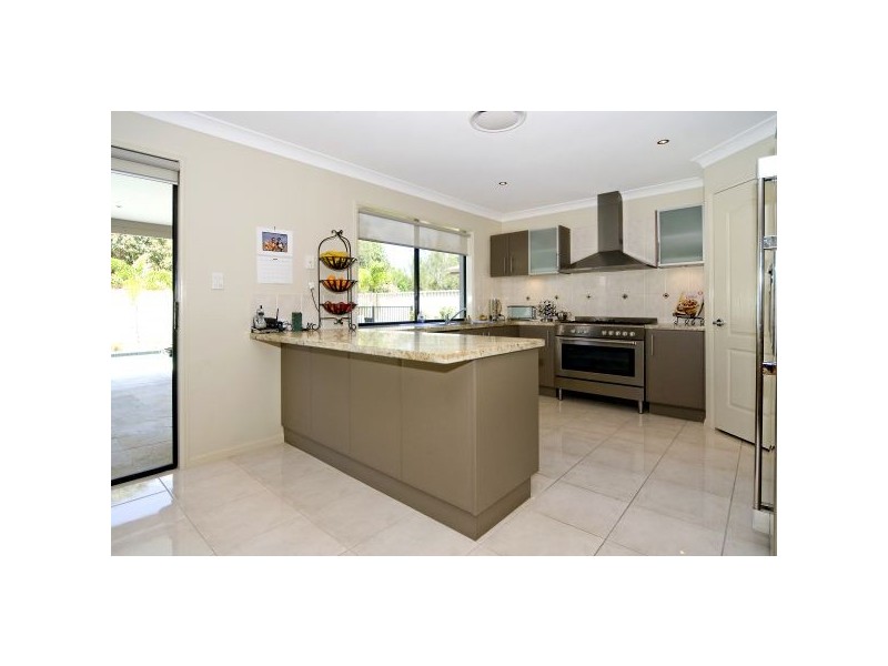 25 Riverlinks Boulevard East, Helensvale QLD 4212