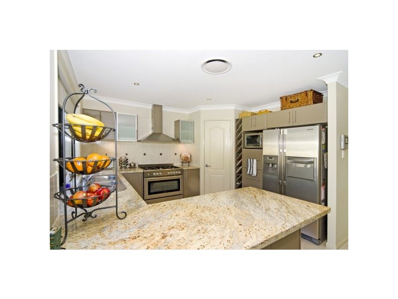 25 Riverlinks Boulevard East, Helensvale QLD 4212