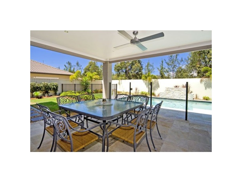 25 Riverlinks Boulevard East, Helensvale QLD 4212