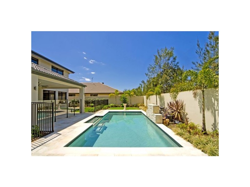 25 Riverlinks Boulevard East, Helensvale QLD 4212