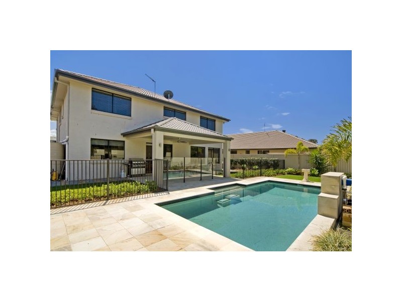25 Riverlinks Boulevard East, Helensvale QLD 4212
