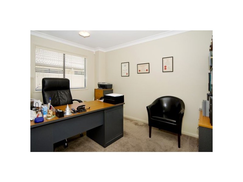 25 Riverlinks Boulevard East, Helensvale QLD 4212