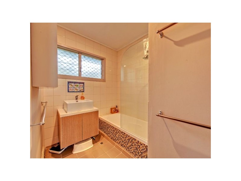 8 Avoca Street, Woodridge QLD 4114