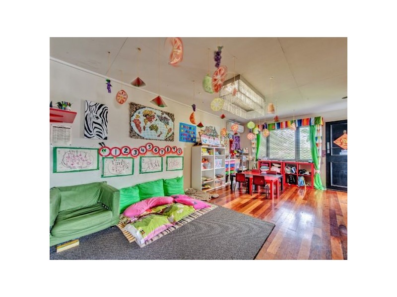 8 Avoca Street, Woodridge QLD 4114