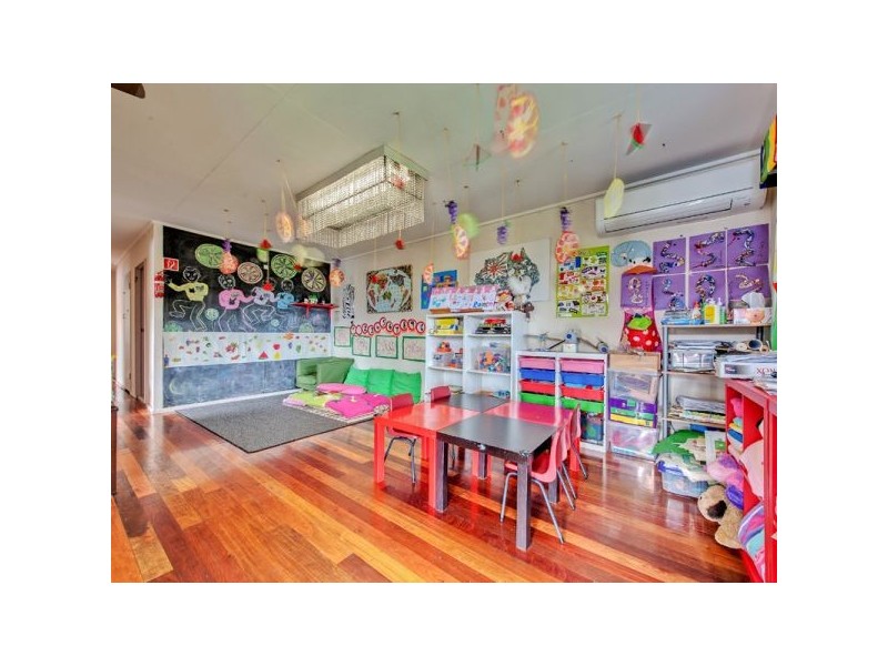 8 Avoca Street, Woodridge QLD 4114