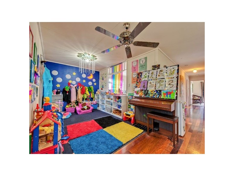 8 Avoca Street, Woodridge QLD 4114