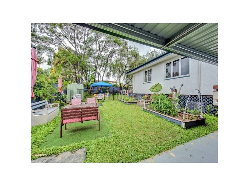 8 Avoca Street, Woodridge QLD 4114
