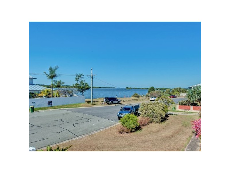 35 Esplanade, Jacobs Well QLD 4208
