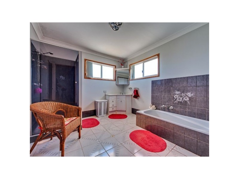 35 Esplanade, Jacobs Well QLD 4208