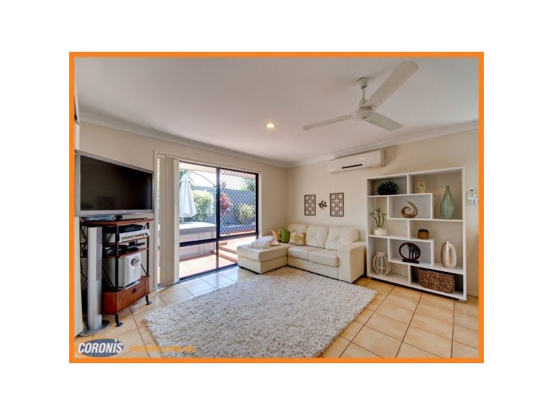 8 Sapphire Close, Griffin QLD 4503