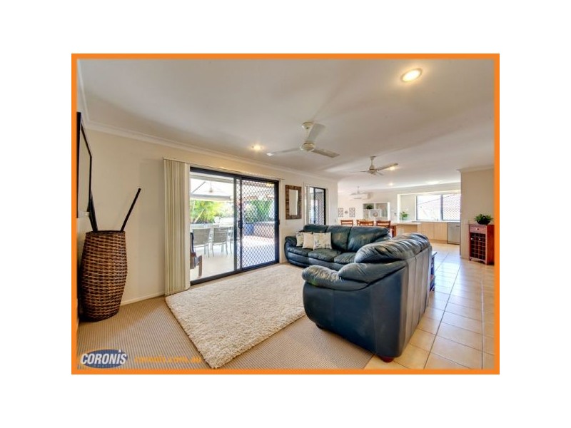 8 Sapphire Close, Griffin QLD 4503