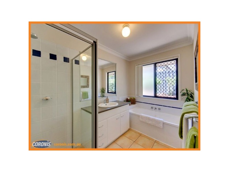 8 Sapphire Close, Griffin QLD 4503