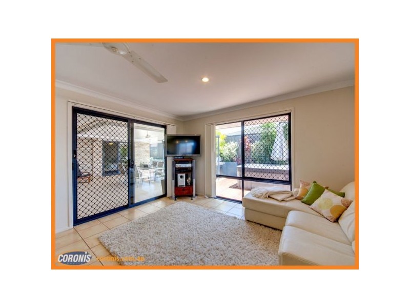 8 Sapphire Close, Griffin QLD 4503