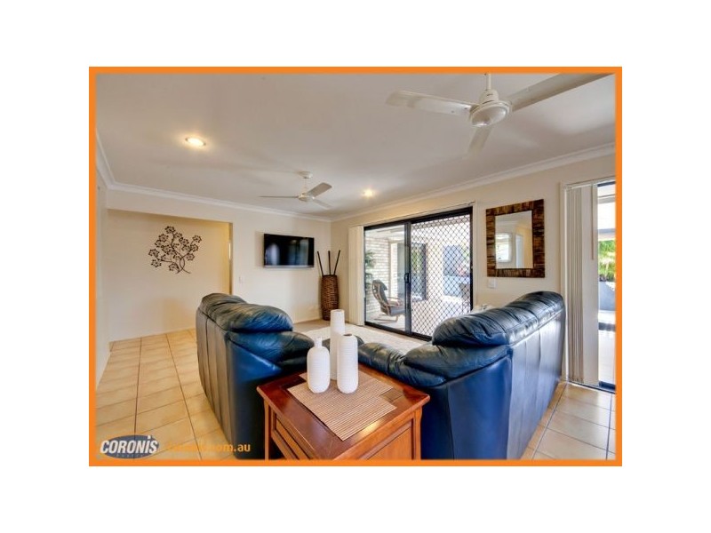 8 Sapphire Close, Griffin QLD 4503