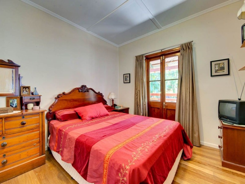 8 Deramore Street, Wavell Heights QLD 4012