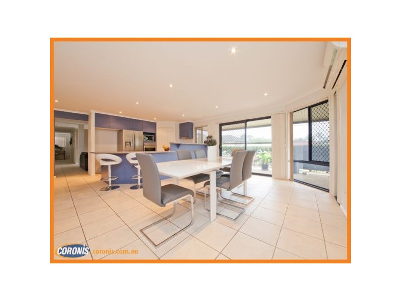 2 Fryer Close, Bellbowrie QLD 4070