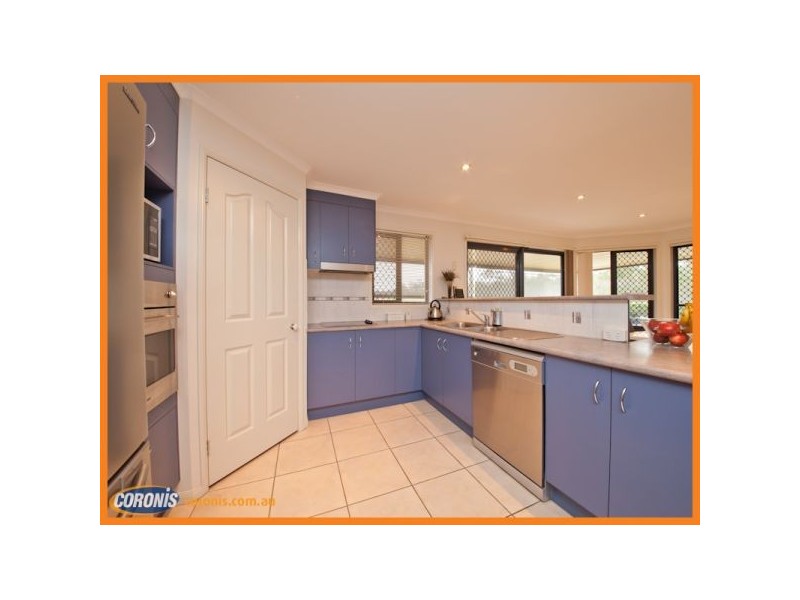 2 Fryer Close, Bellbowrie QLD 4070
