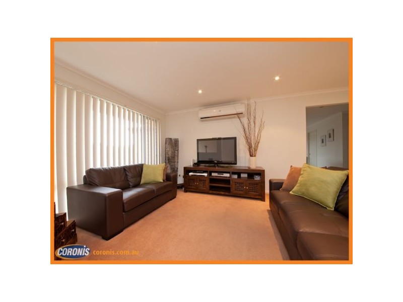 2 Fryer Close, Bellbowrie QLD 4070