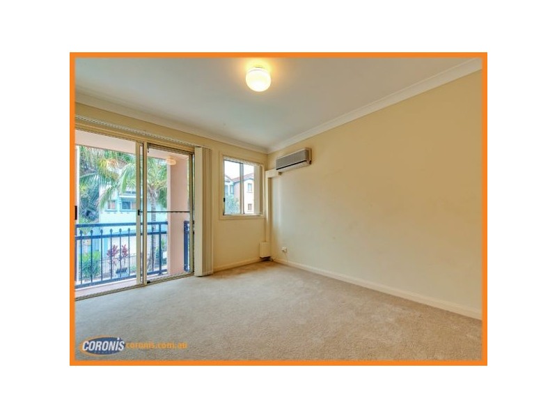 38 John Lund Drive, Hope Island QLD 4212