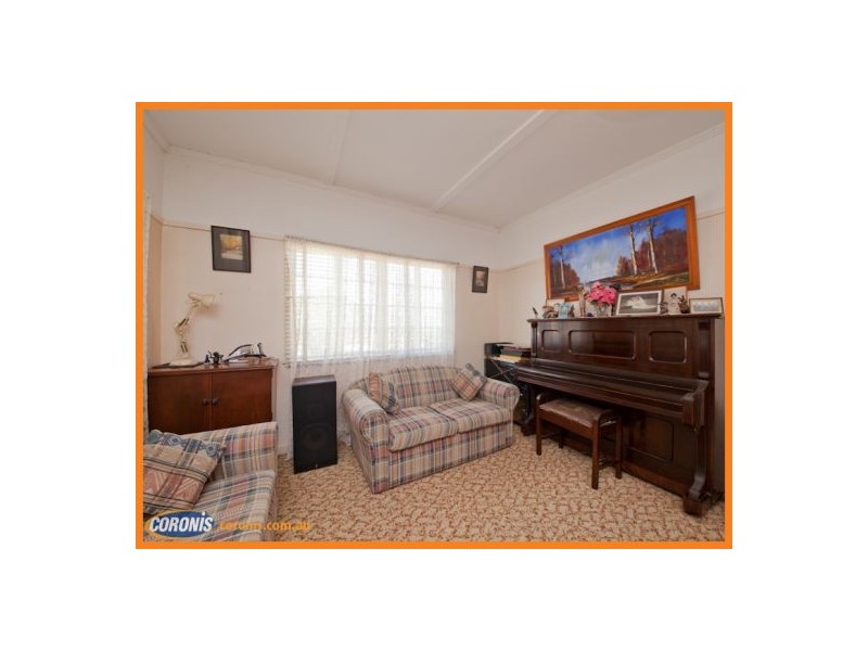 2 Hendren Street, Carina QLD 4152