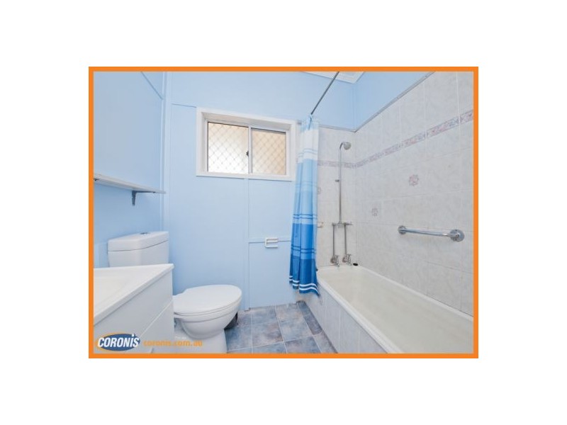 2 Hendren Street, Carina QLD 4152