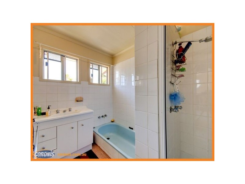 9 Malwood Street, Stafford Heights QLD 4053