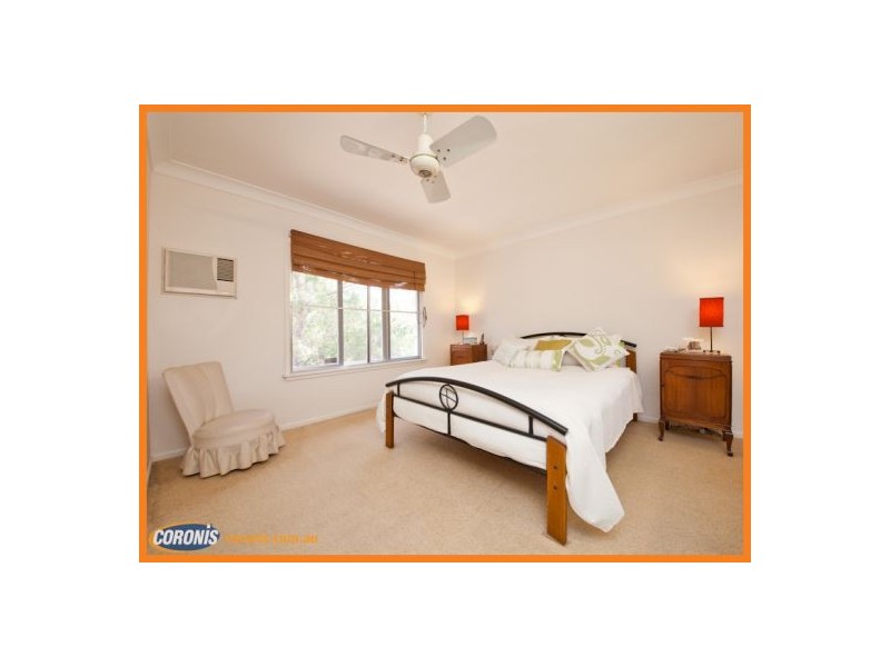 8 Cannes Street, Holland Park West QLD 4121