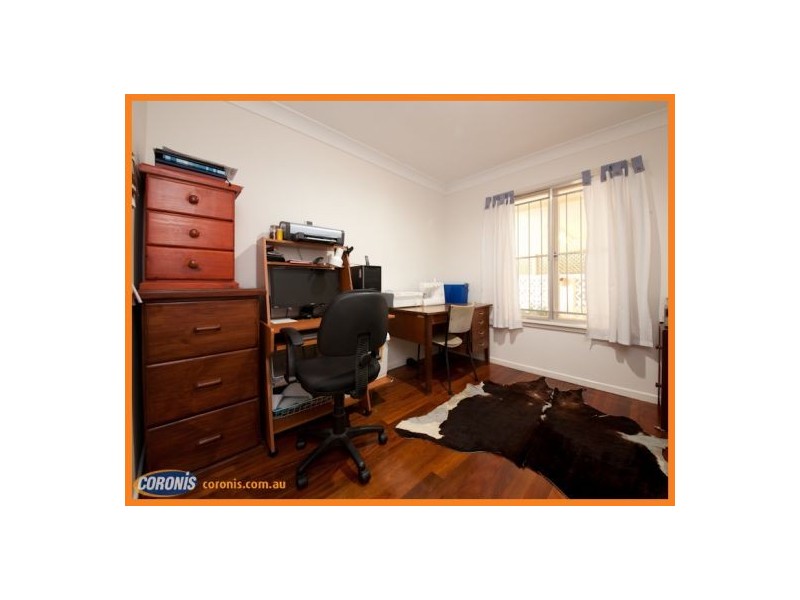 8 Cannes Street, Holland Park West QLD 4121