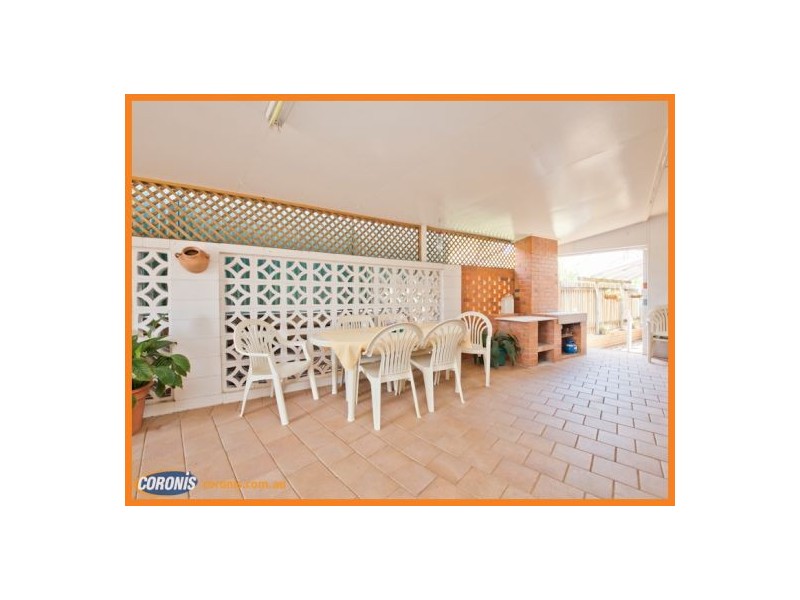 8 Cannes Street, Holland Park West QLD 4121